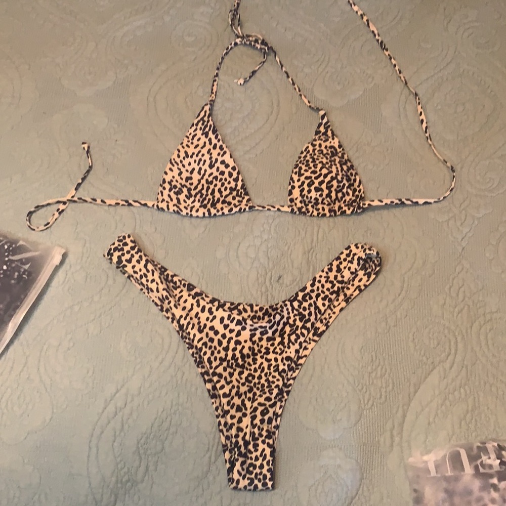 ZAFUL Halter Leopard High Leg Bikini